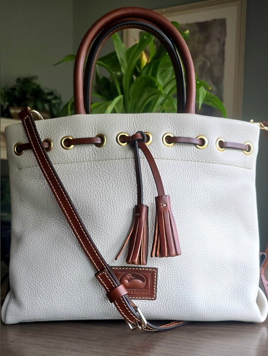 Dooney & Bourke Handbags - Dooney & Bourke Vintage Pebble Grain Tassel Tote NWOT *Made In Mexico